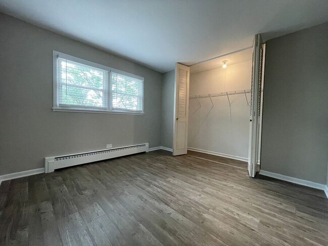 Building Photo - Charming 1-Bed, 1-Bath Apartment in the He...