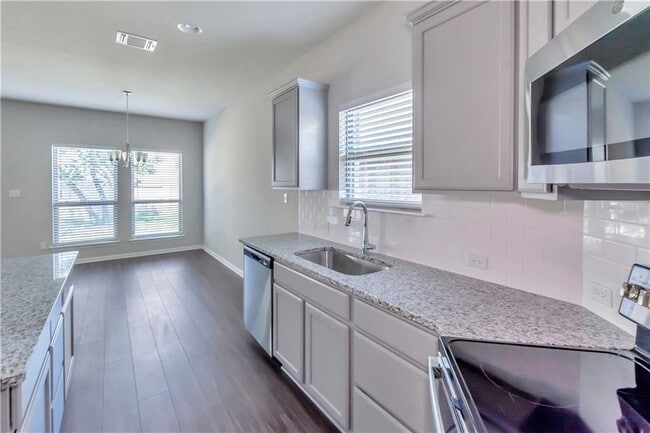 Building Photo - 225 Scenic Hills Cir
