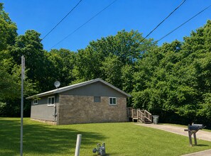 Building Photo - 821 E Lakeside Dr
