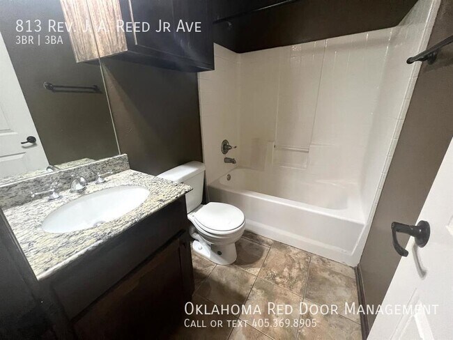 Foto del edificio - 813 Rev J A Reed Jr Ave