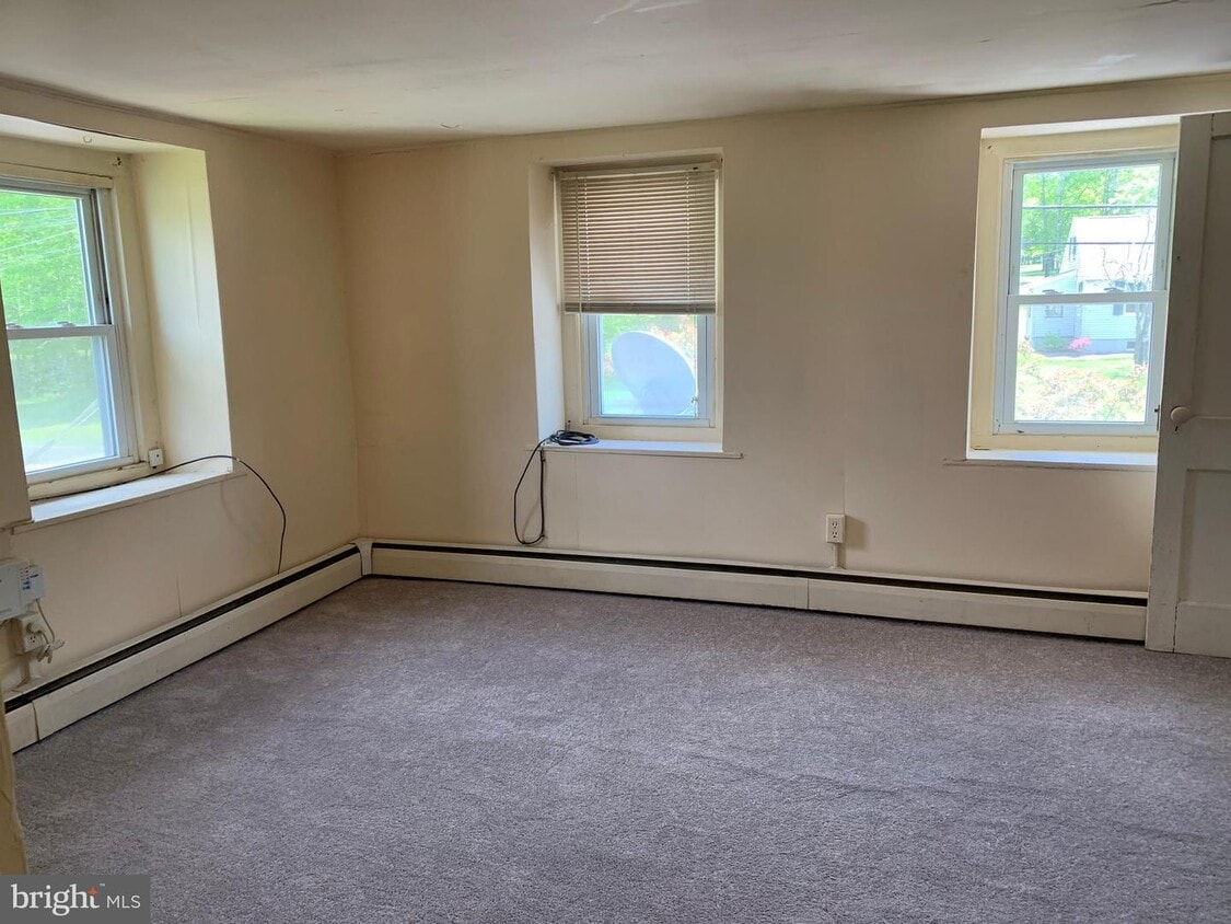 360 W Paletown Rd, Quakertown, PA 18951 Room for Rent in Quakertown