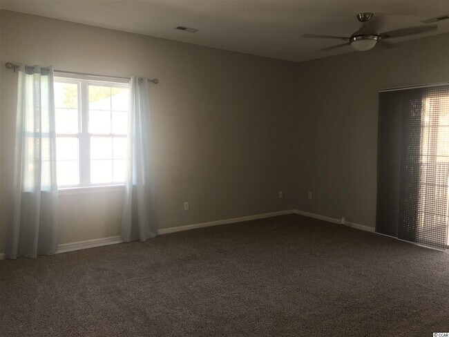 Foto del edificio - 3408 Sweetwater Blvd