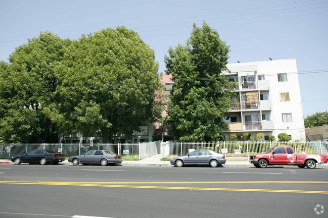 Building Photo - Avila Heights