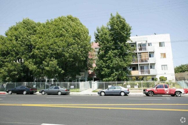 Foto del edificio - Avila Heights