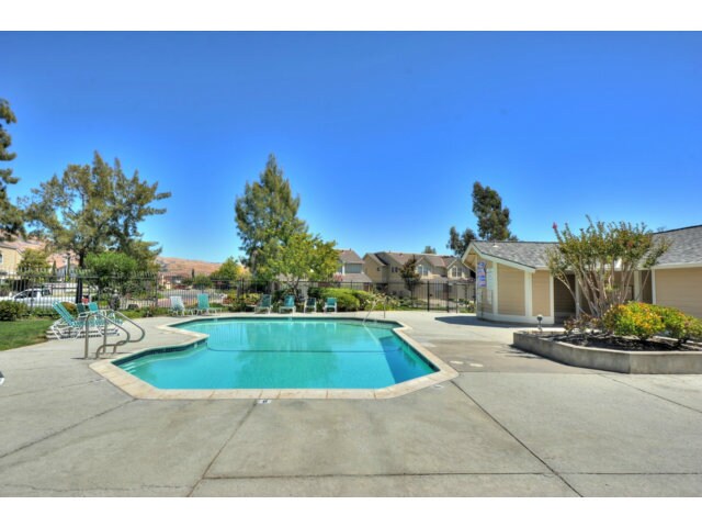 Community Pool - 229 Michigan Rd