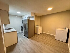 Building Photo - 228 SE 121st Rd