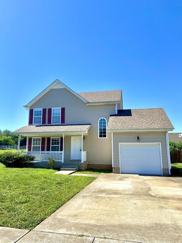 Lovely TwoStory Three Bedroom w/Garage House for Rent in Clarksville