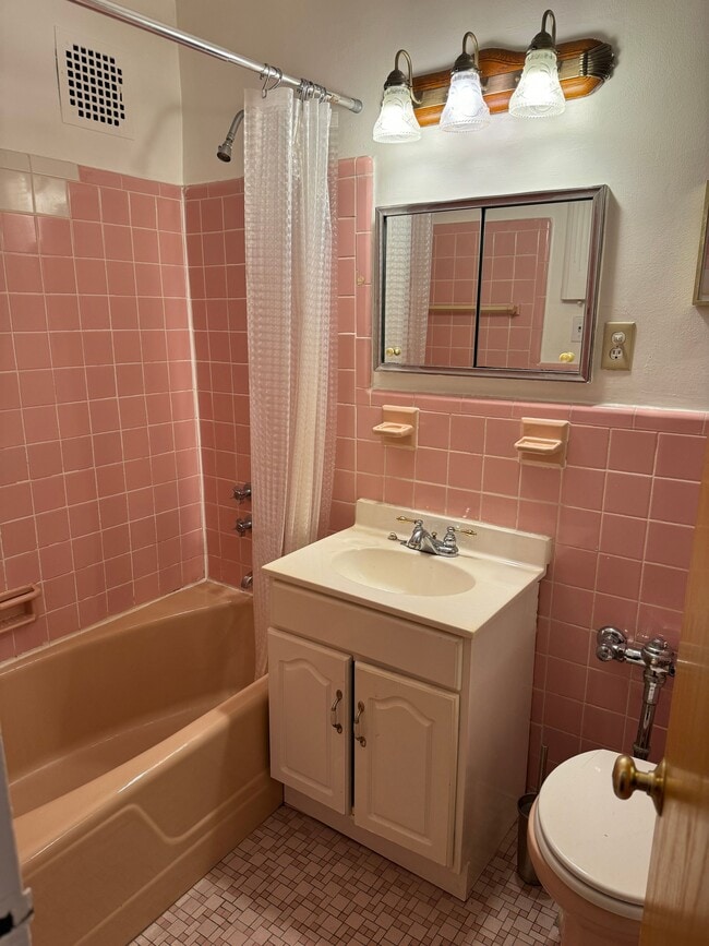Building Photo - 444 E 87th St