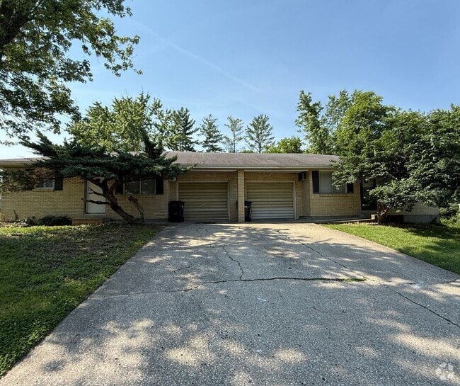 Building Photo - 1610 Highridge Dr