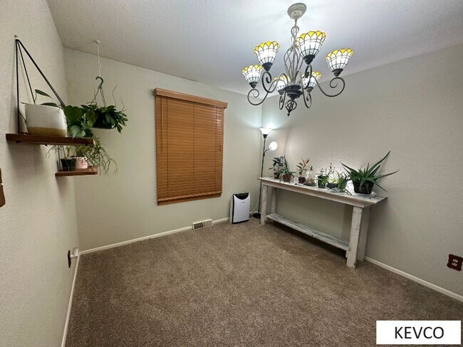 Building Photo - Impressive Home Near CSU!