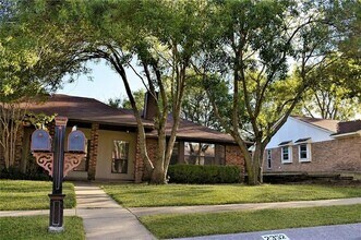 Building Photo - 2332 Chestnut Way
