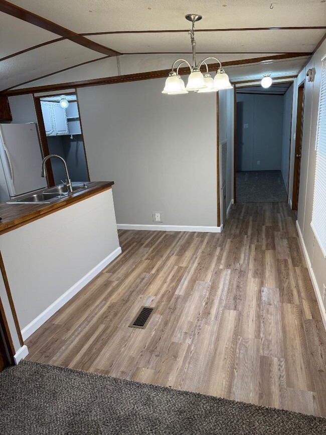 Building Photo - 1248 Kathy Ave