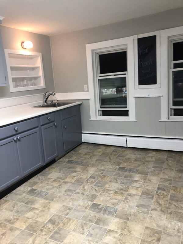 Foto principal - 882 Main St