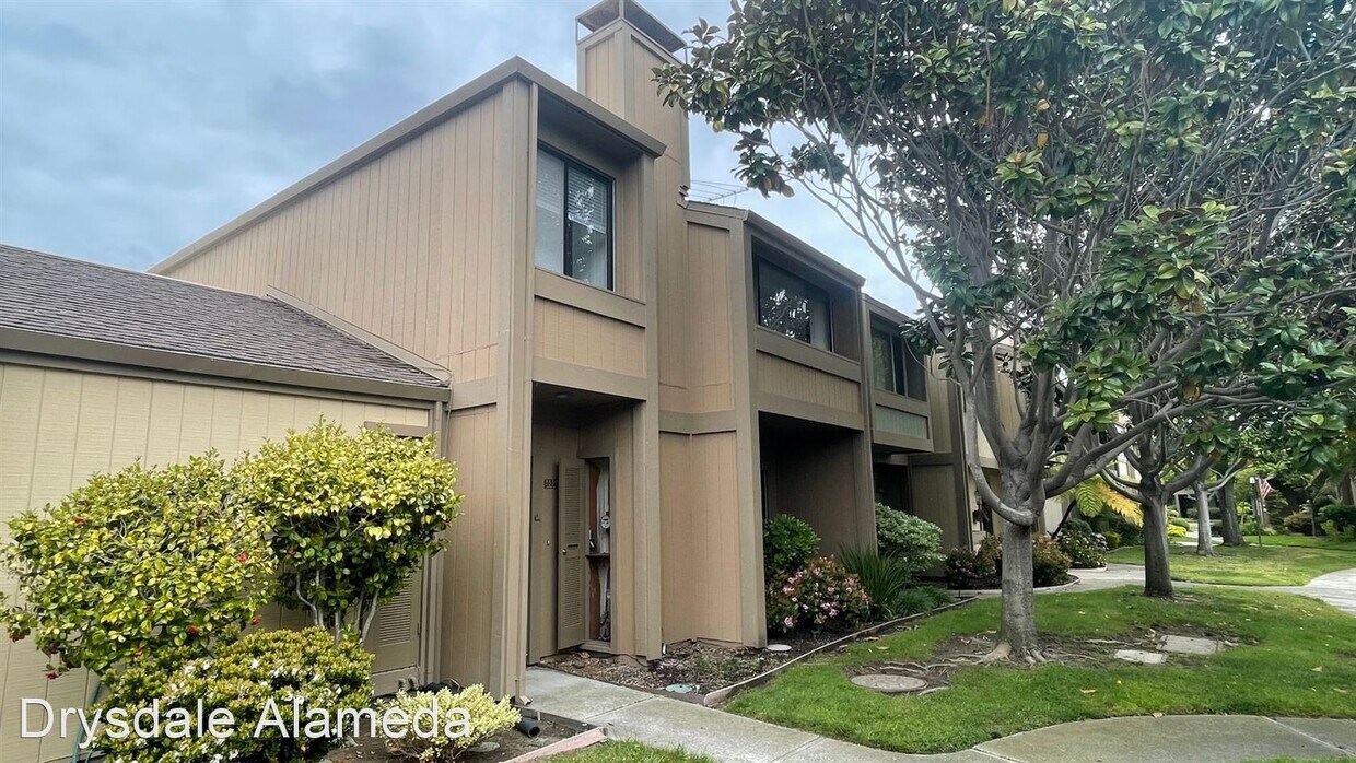 Foto principal - 4 br, 2.5 bath House - 3334 Solomon Lane