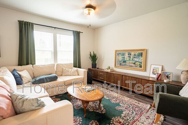 Foto del edificio - 885 Longleaf Dr