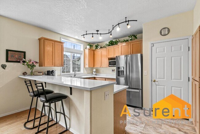Building Photo - 500 Starflower Ln