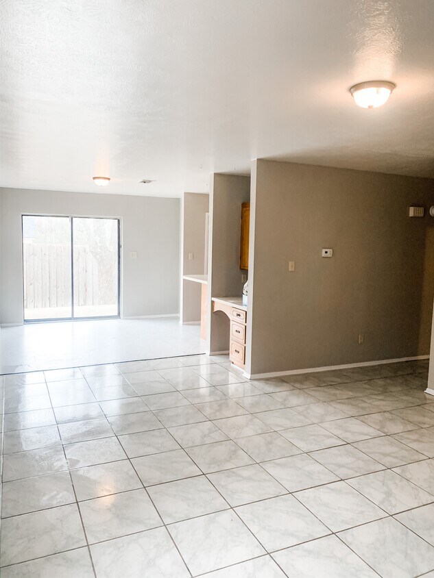 1105 W Jordan St, Grand Saline, TX 75140 Townhome Rentals in Grand