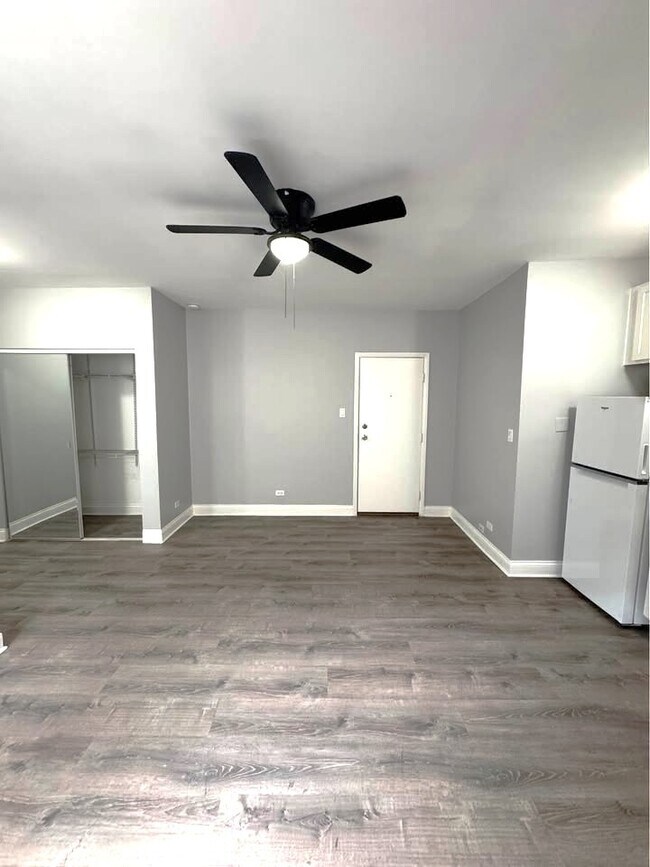 Foto del edificio - 4756 N Maplewood Ave