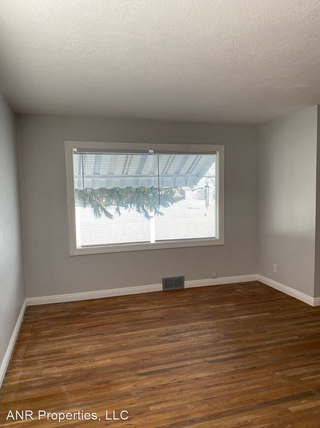 Building Photo - 5 br, 3 bath House - 120 N 2nd E