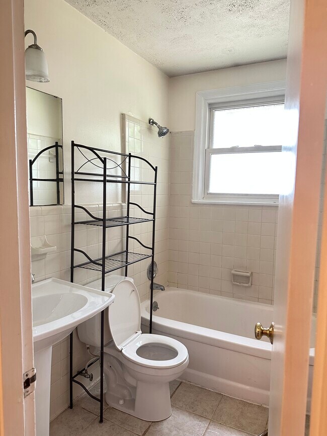Building Photo - 30 Cavalier Ct