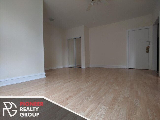 Foto del edificio - 4847 N Damen Ave