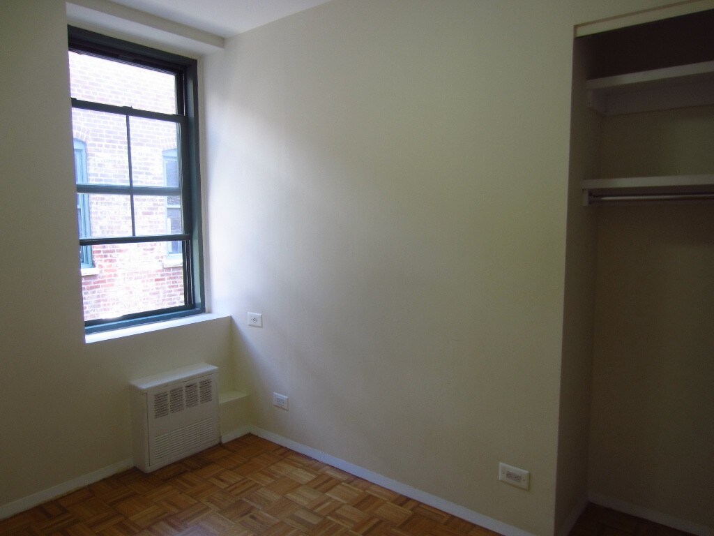 Primary Photo - 504 E 79th St