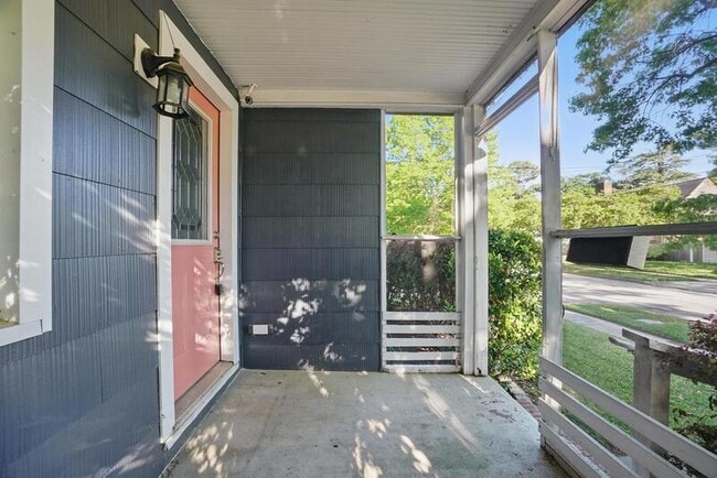 Foto del edificio - 144 W Randall Ave