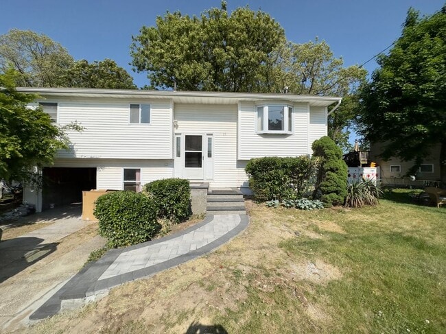 Building Photo - 35 Mallard Ave