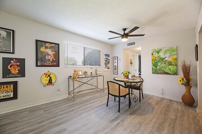 Foto del edificio - 15036 Ashland Ln