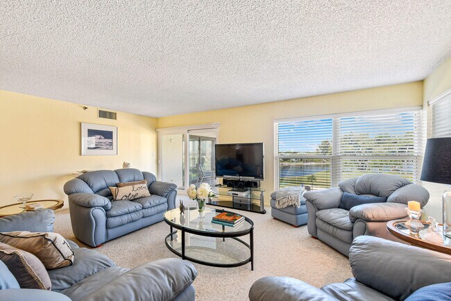 Building Photo - 364 Golfview 405 Rd