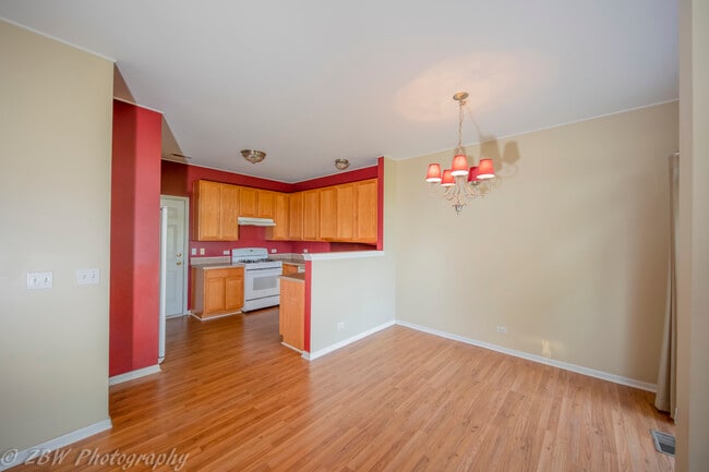 Building Photo - 2400 Sunrise Ct