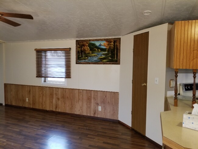 Foto del edificio - 409 N Cedar St