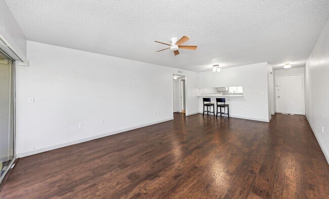 Foto del edificio - 621 99th Ave N