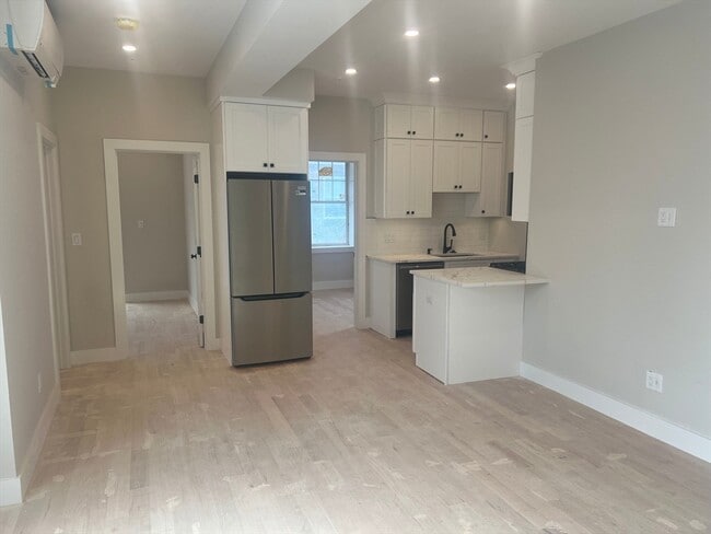 Building Photo - 58 Lubec St