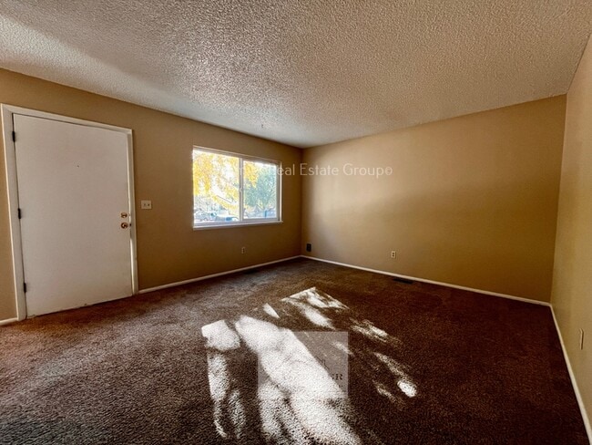 Foto del edificio - 1854 Saratoga Dr