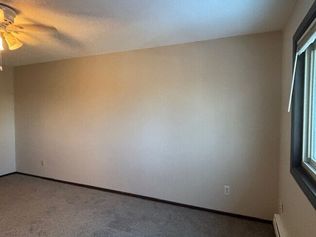 Foto del edificio - Awesome 2 BR/1.5 BA Townhome in St. Paul!