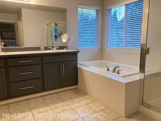 Building Photo - 5 br, 3 bath House - 11581 179th Ct NE