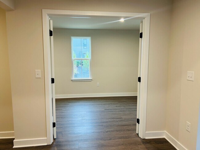 Foto del edificio - New Construction • 4 BR • 2 Full / 2 Half BA • End Unit Townhome in Village Town – Fayetteville’s...