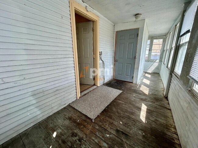 Foto del edificio - 707 1/2 East 10th Street