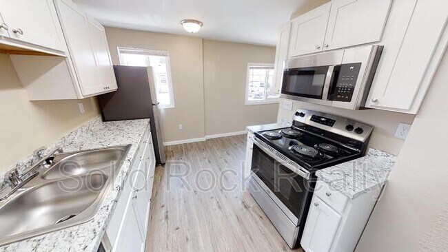 Foto del edificio - 2413 E St Vrain St