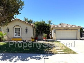 Building Photo - 523 Ruess Rd