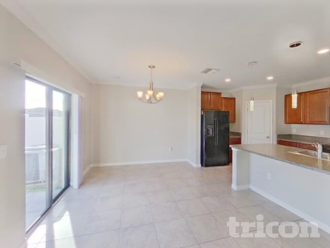 Building Photo - 14812 Crescent Rock Dr