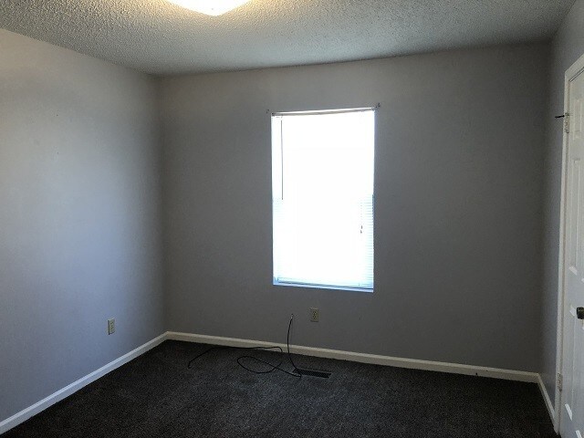 Building Photo - Nice Town home in Sherwood.