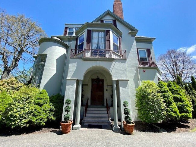 Foto del edificio - 96 Rhode Island Ave