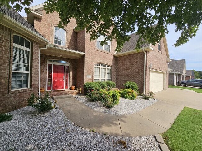 Foto del edificio - "Spacious 4-Bed Oasis with 3.5 Baths in Be...