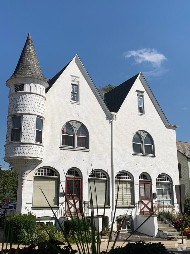 Building Photo - 139 N Main St