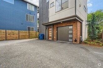 Building Photo - 4113 Delridge Wy SW