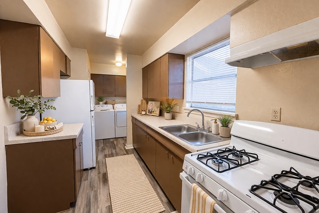 Building Photo - Kingsville Pointe