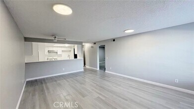 Building Photo - 316 W Ave 38
