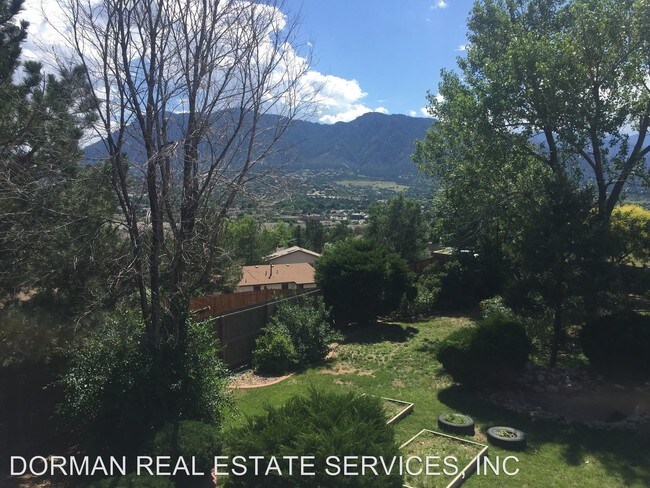 Building Photo - 4035 Hickory Hill Dr
